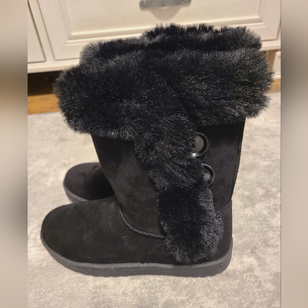 Girls Fur Lined Boots